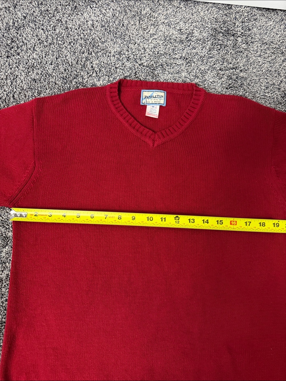 VTG 1980’s Pendleton Men's Red V-Neck Sweater - Medium - Picture 5 of 7